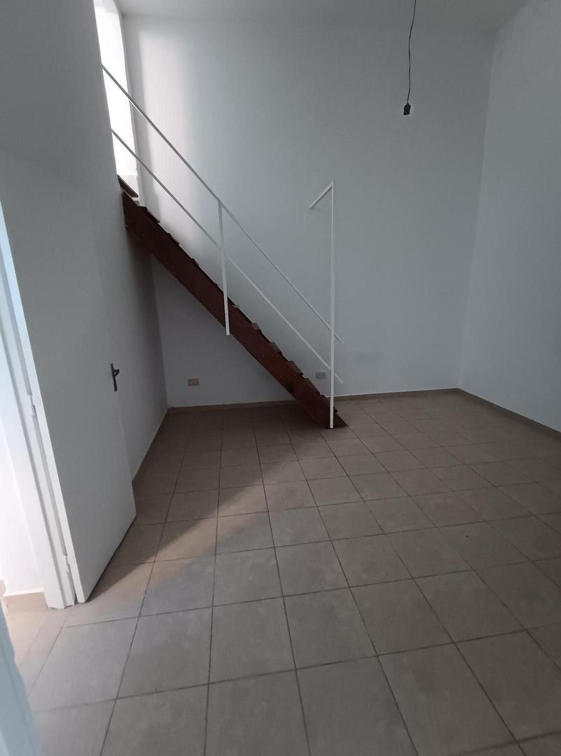 Depto Tipo Casa en Alquiler de 2 dormitorios