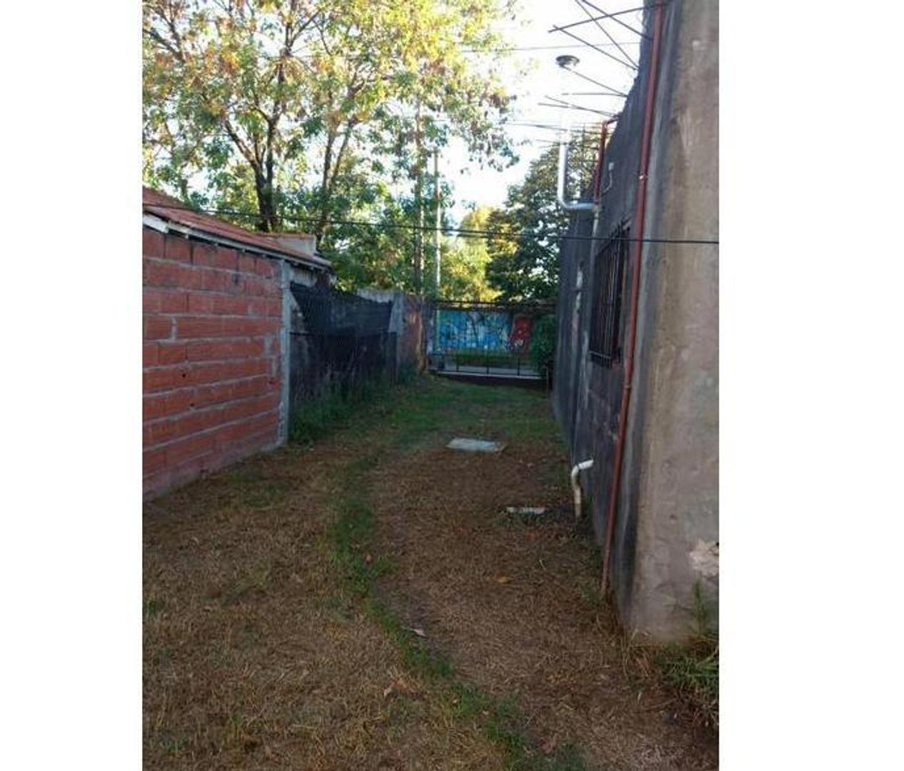 Casa 2 ambientes con 1 baño