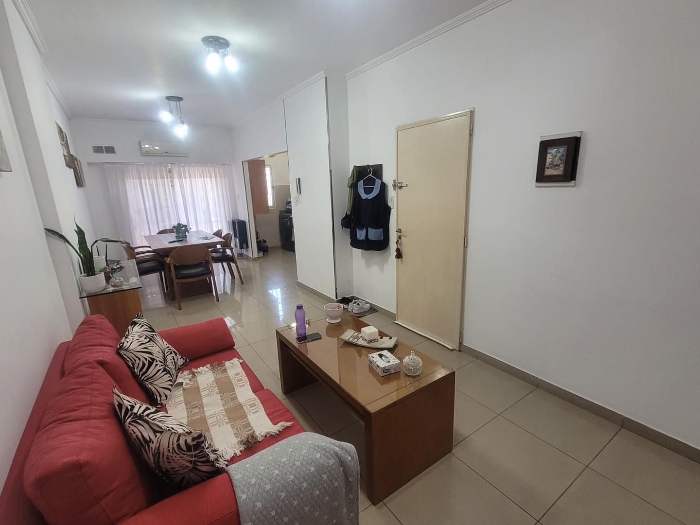 Departamento 3 ambientes con balcón