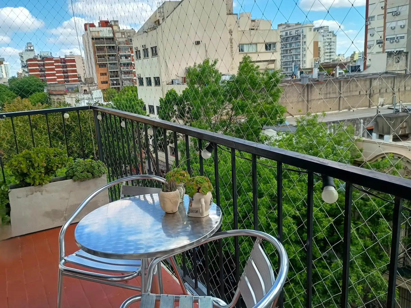 Venta 2 amb con balcón al frente - Saavedra 1000