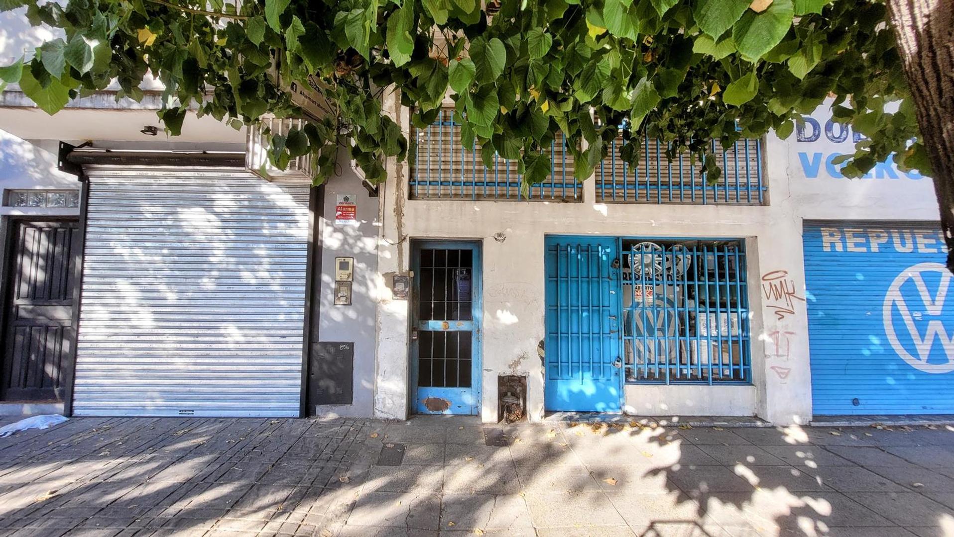 VENTA PH 4 AMBIENTES A RECICLAR EN CIUDADELA SIN EXPENSAS