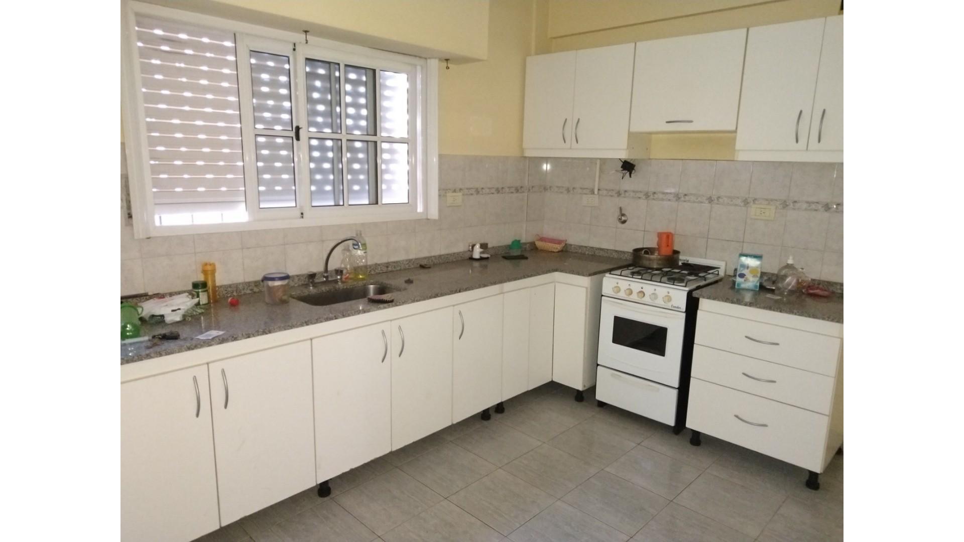 Depto Tipo Casa 3 ambientes con 2 baños