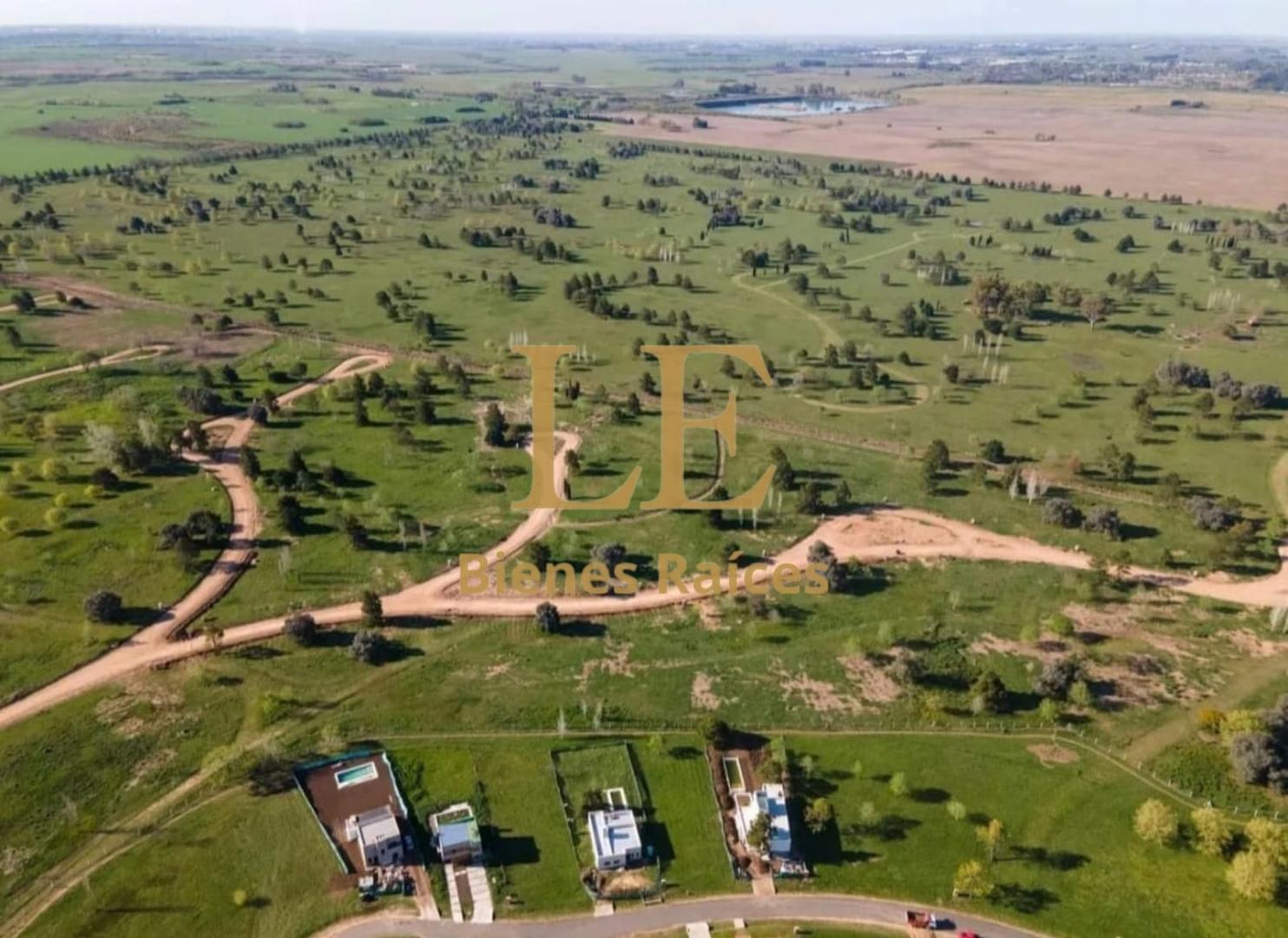Lote De 1.000 M2 En Venta En Barrio Mirabosques, Los Cardale