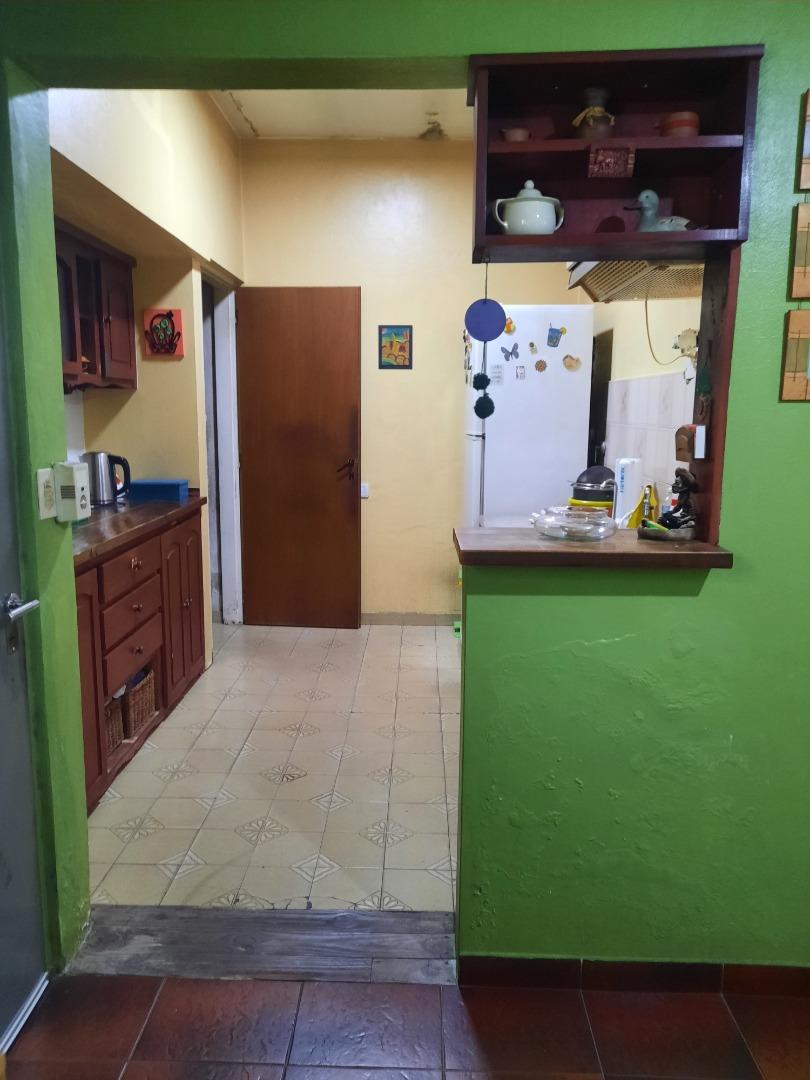 IMPERDIBLE PROPIEDAD CASTELAR NORTE 3 HABITACIONES