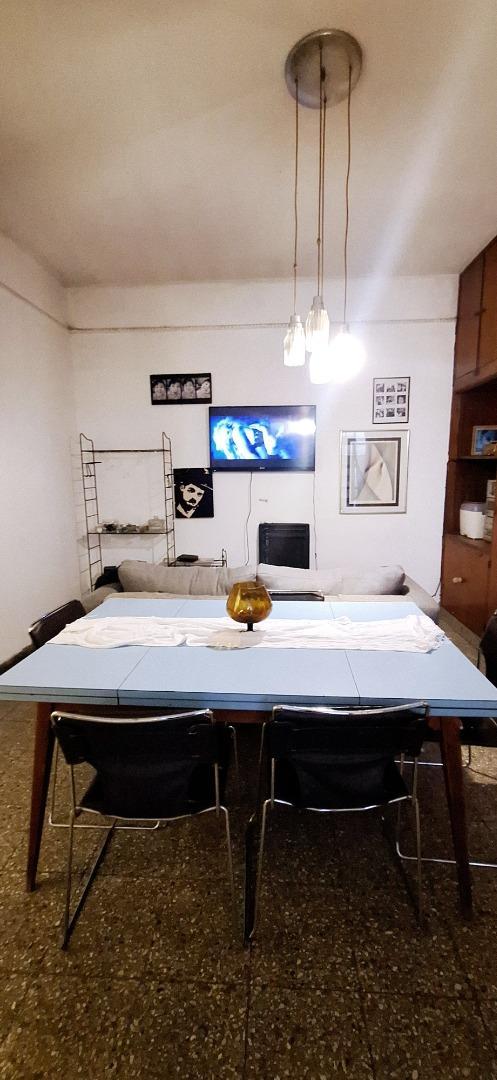 VENTA DE CASA 4 AMB LOTE CON AMPLITUD * A MTS DE LAS LOMITAS