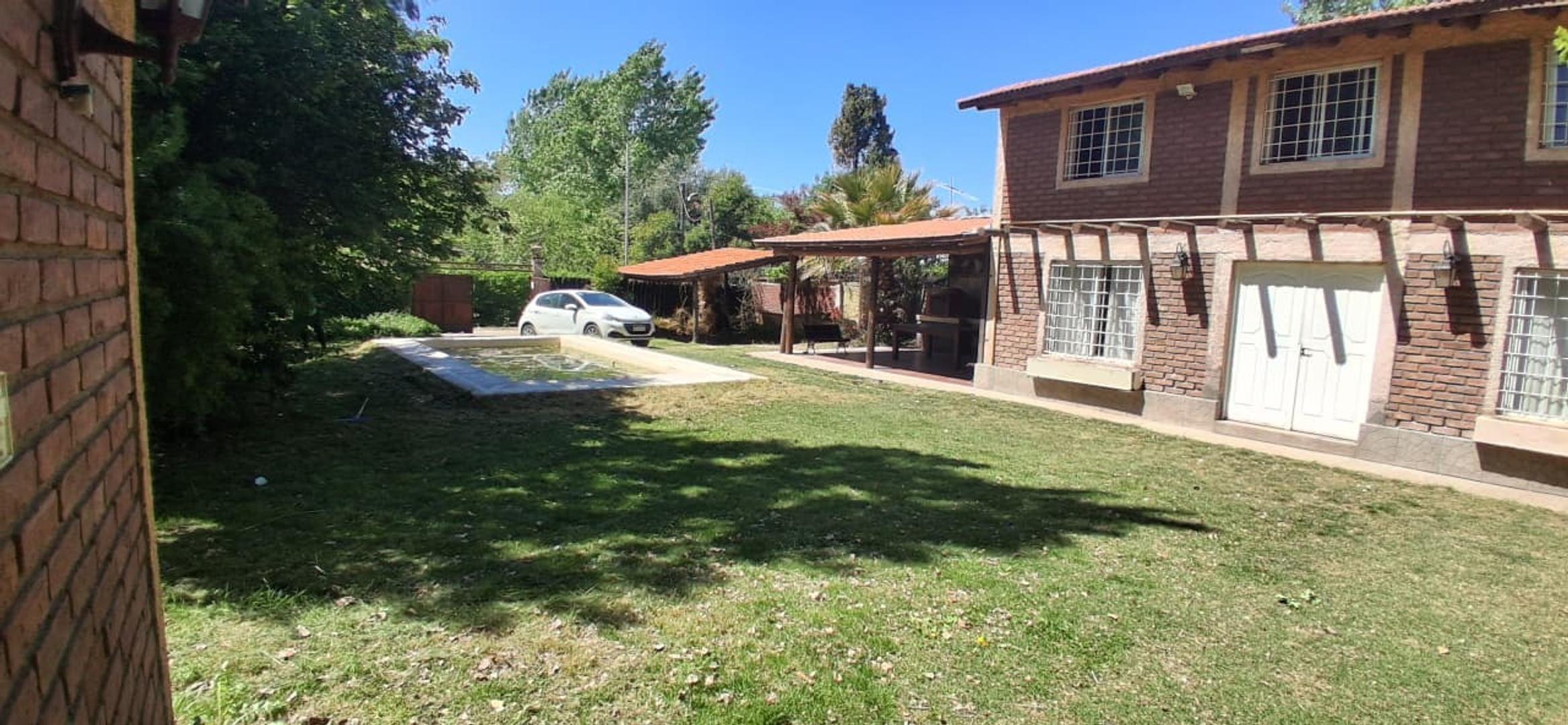 Alquilo casa en Las Compuertas