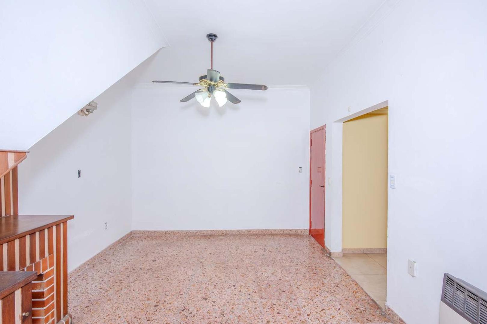 Depto Tipo Casa 4 ambientes con 1 baño