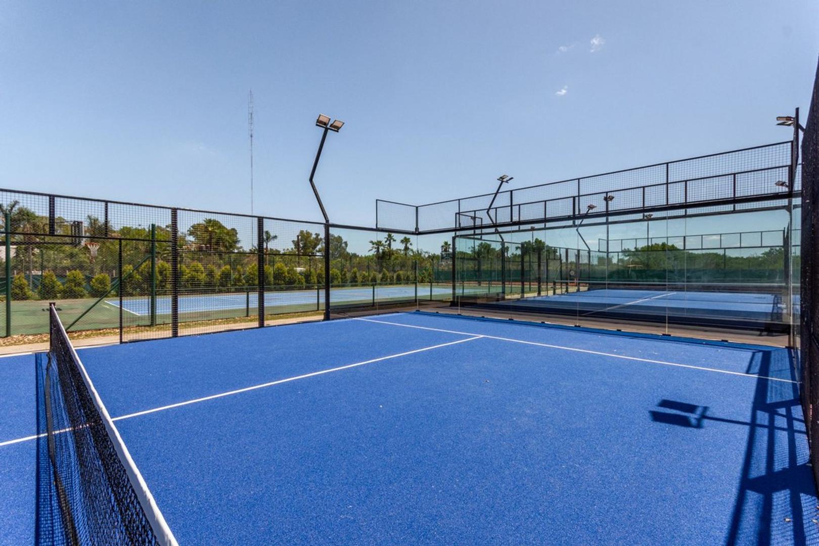 Terreno en Venta en Albanueva, USD 1.180.000