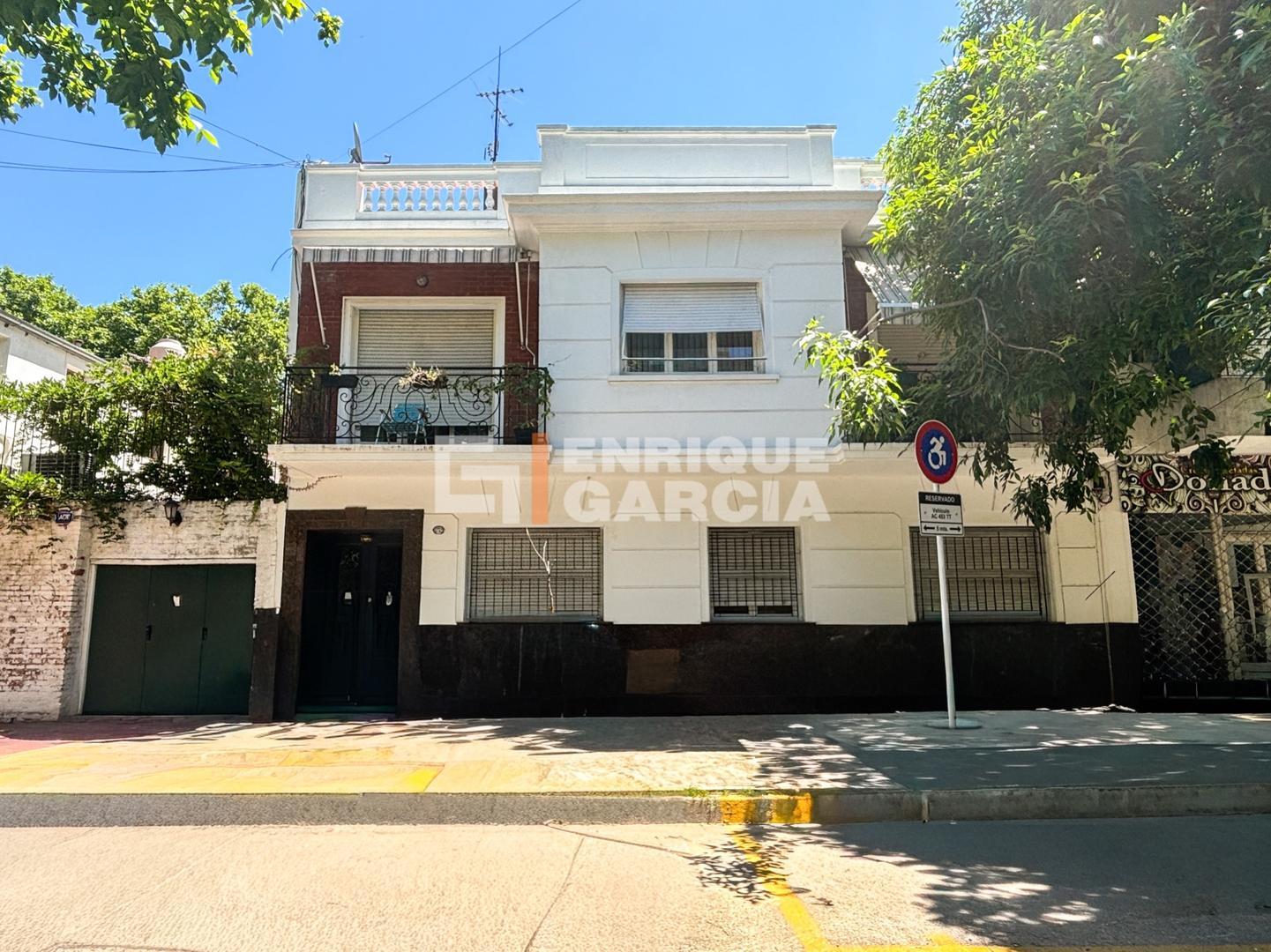 VENTA 4 AMBIENTES EN PLANTA BAJA AL FRENTE CON PATIO AP PROF