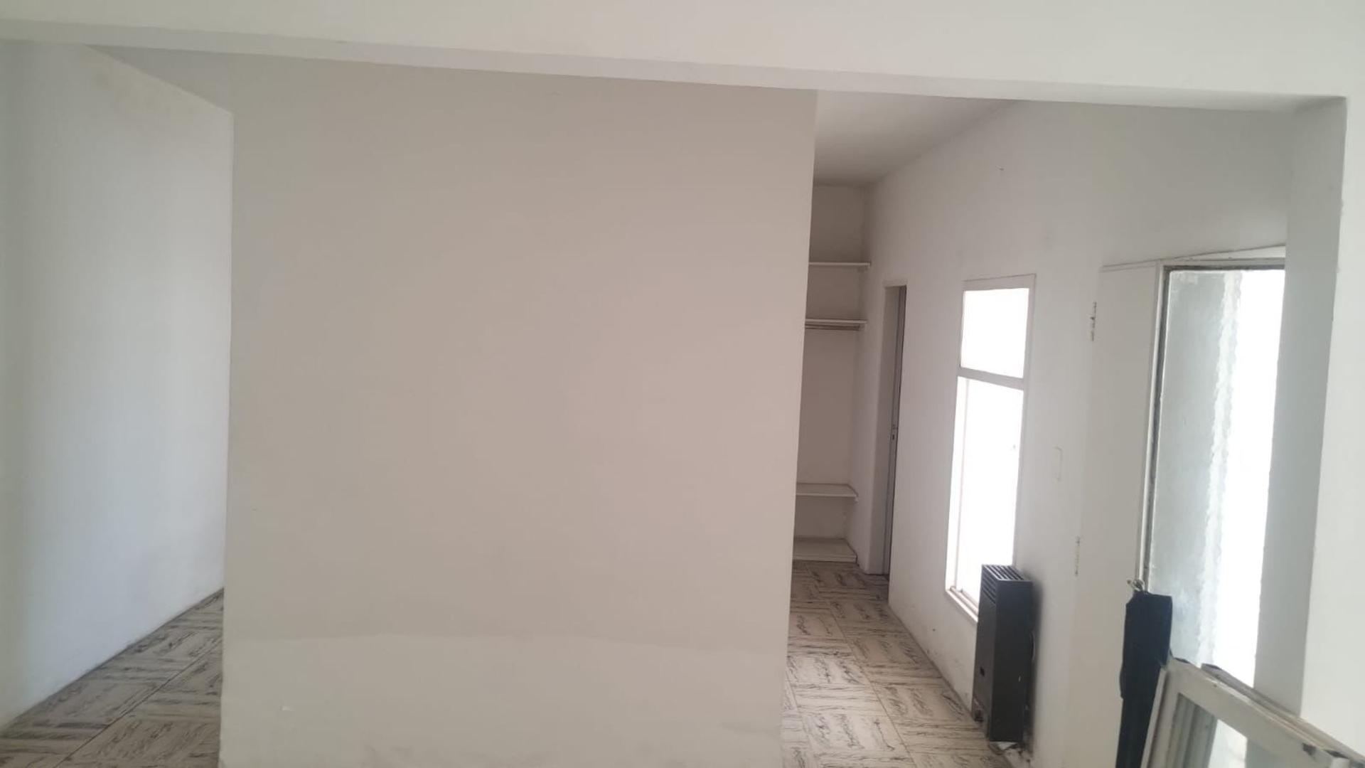 CASA TALLER Y VIVIENDA DE 1 DORMI EN VENTA EN B° MARECHAL