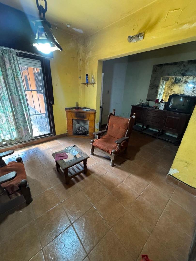Casa 2 ambientes con 2 baños