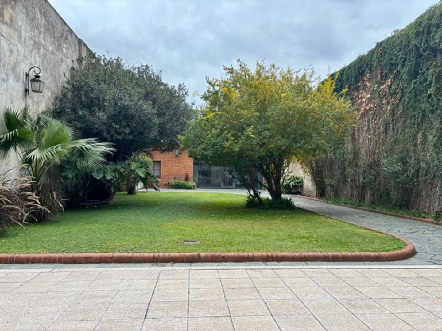 VENTA DE CASA 4 DORMITORIOS ALVEAR 1200- ROSARIO