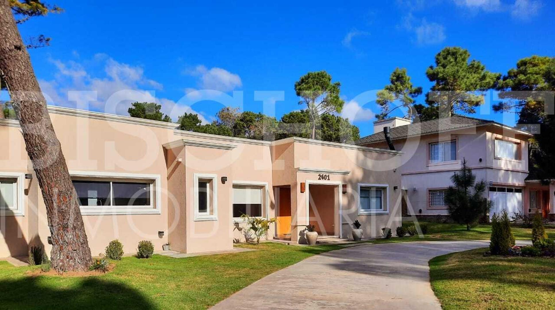Casa en Alquiler Temporal en Pinamar, USD 300
