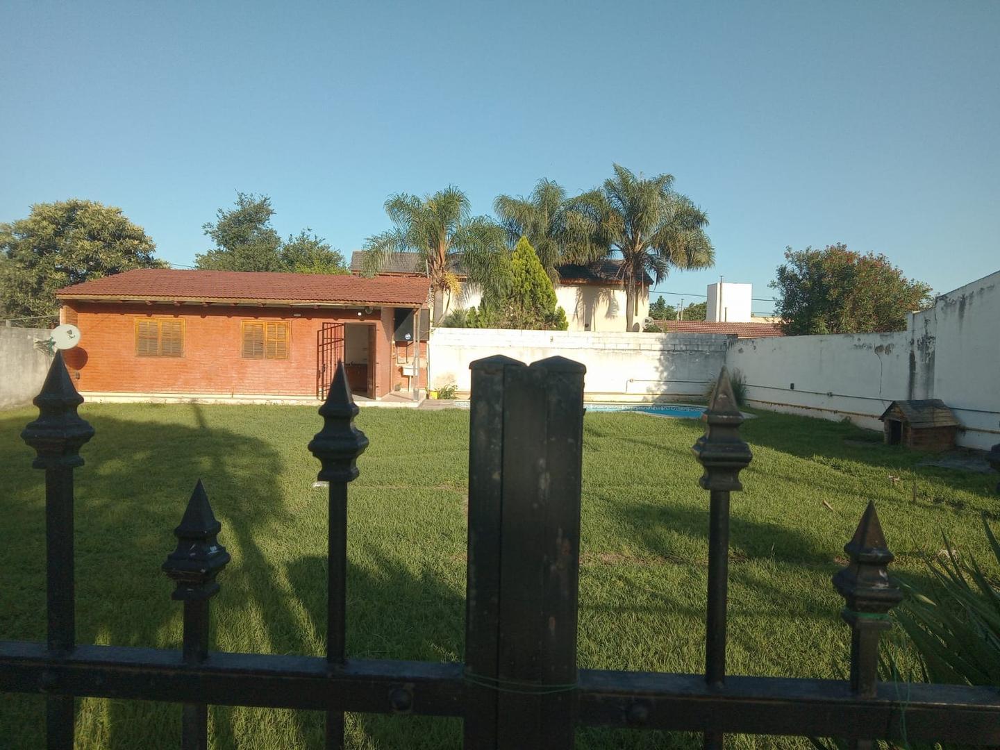 Casa 2 ambientes con 1 baño