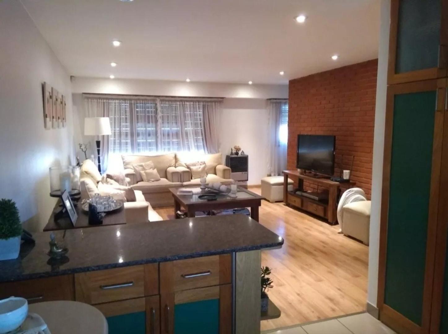 Casa en Venta en Los Pinares, USD 160.000