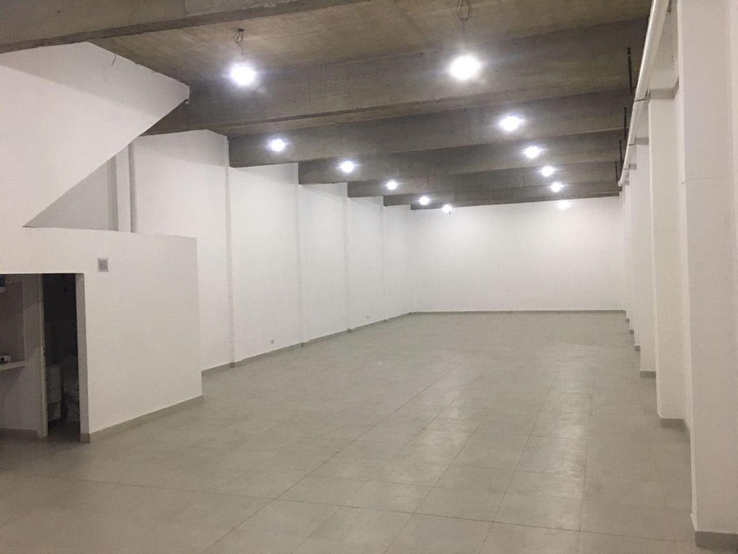 Local en Alquiler en Caseros, USD 2.500