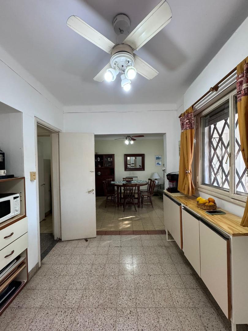 VENTA CASA 4 AMB COCHERA Y PILETA MERLO CENTRO