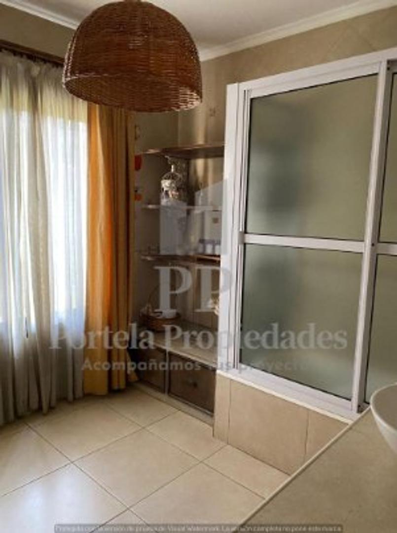 CASA DE 5 AMBIENTES EN VILLA UDAONDO