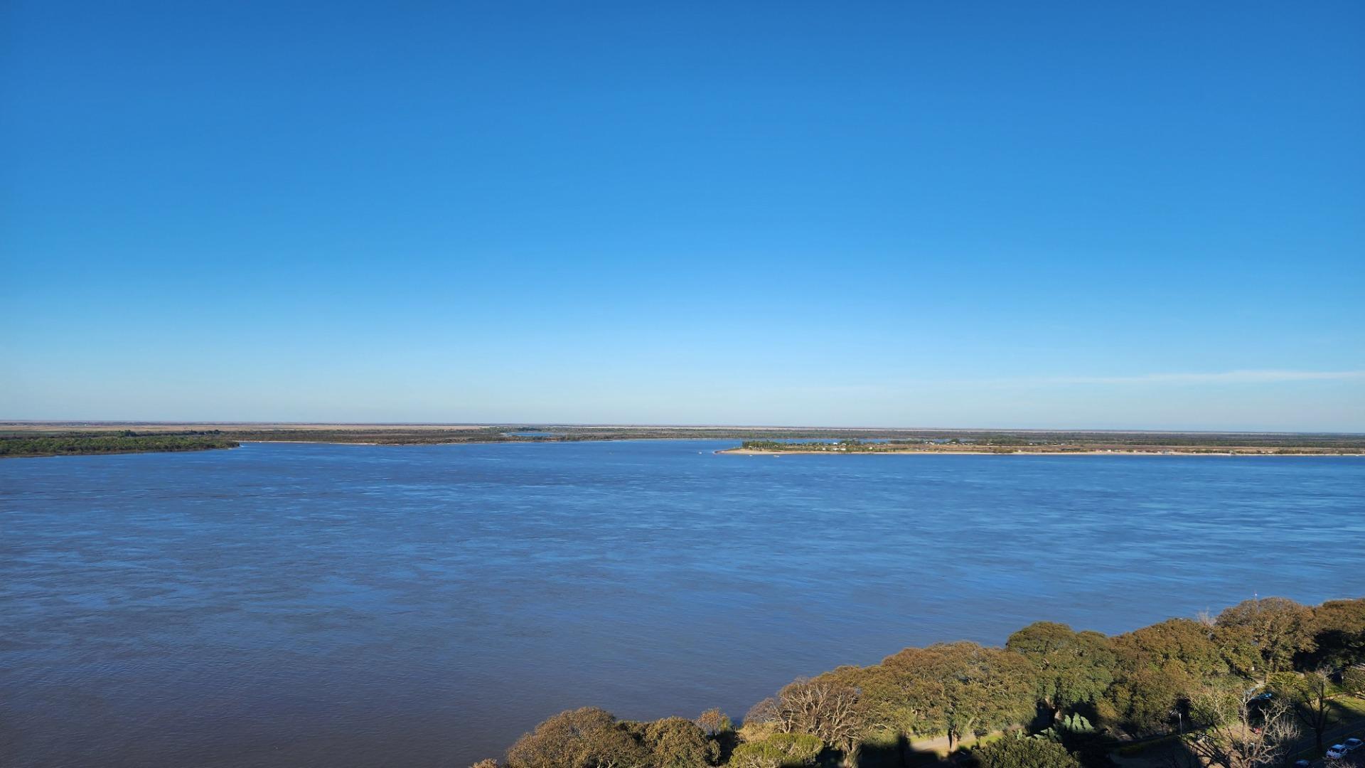 Increible DUPLEX con VISTA AL RIO y living con DOBLE ALTURA