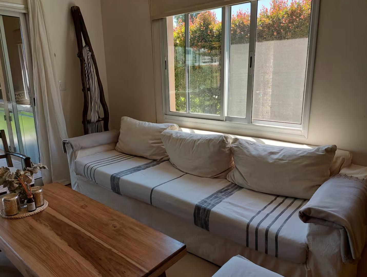 Casa 6 ambientes con 4 baños