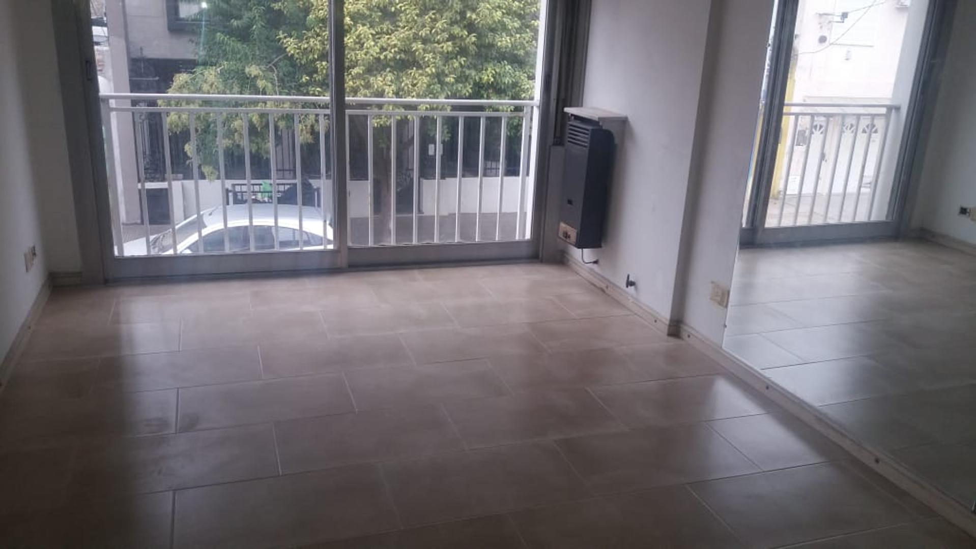 Casa 2 ambientes con 2 baños