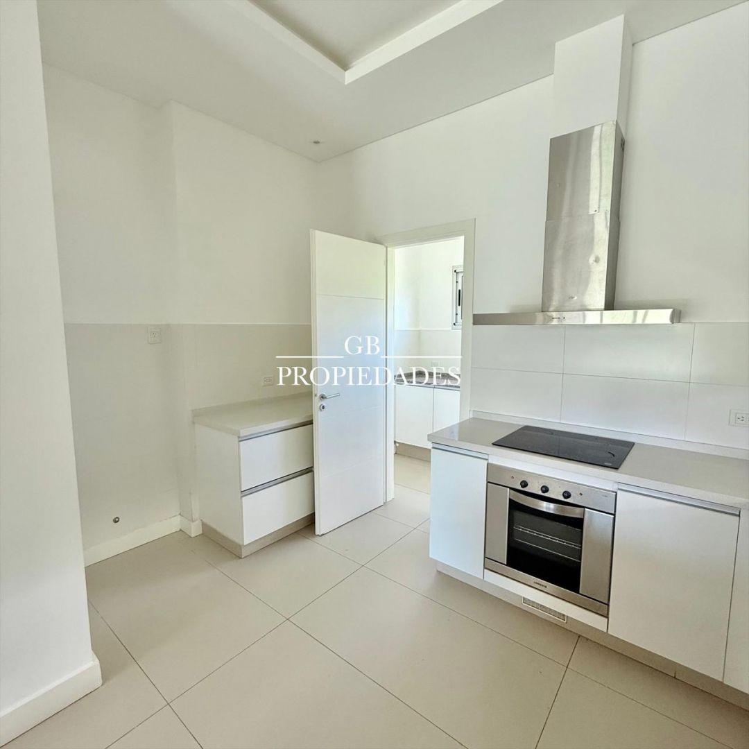 Casa en Alquiler en Ayres Plaza, USD 1.800