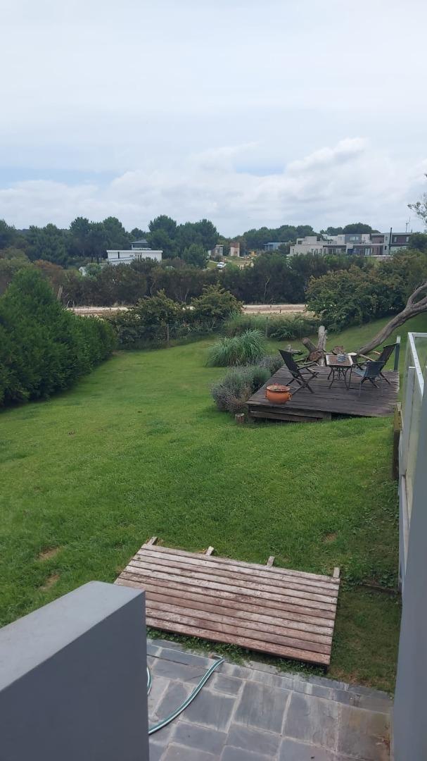 Casa en Venta con 4 cocheras