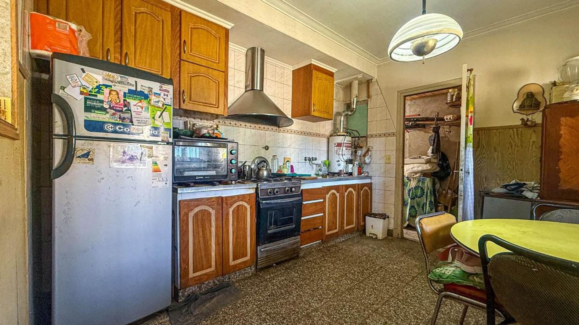 Venta casa 3 ambientes en Las Avenidas con jardín