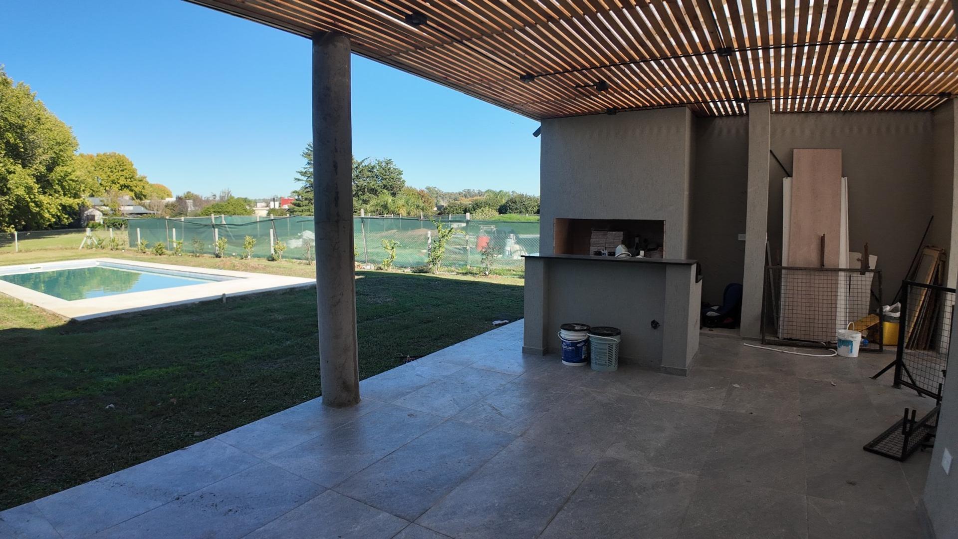 Casa 4 ambientes con 3 baños