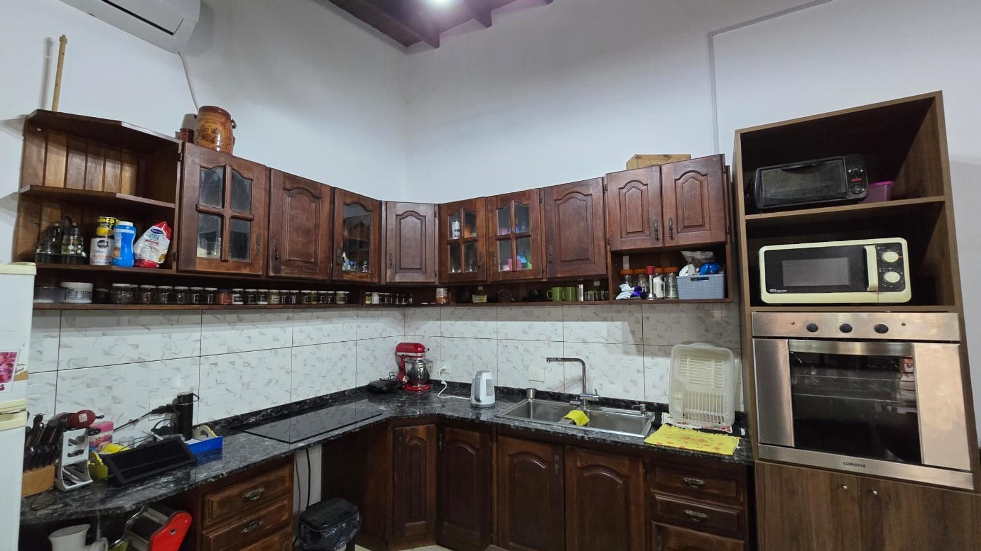 Casa en Venta con 5 cocheras