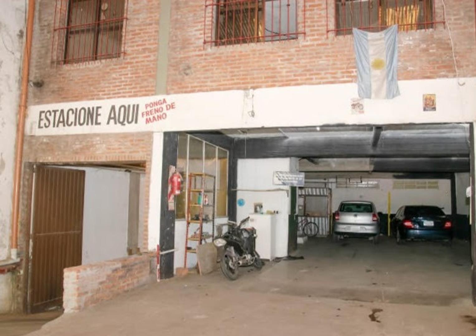 EDIFICIO COCHERAS EN VENTA  -  600 M2. -  LA PERLA