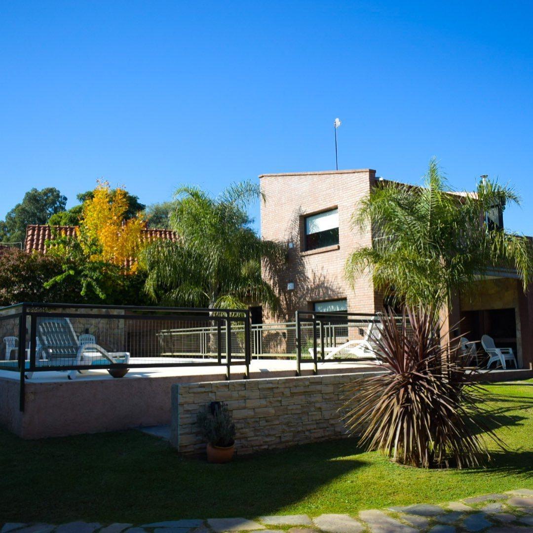 Casa en Alquiler Temporal con 5 cocheras