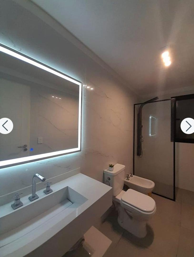 Casa en Alquiler Temporal con 3 cocheras