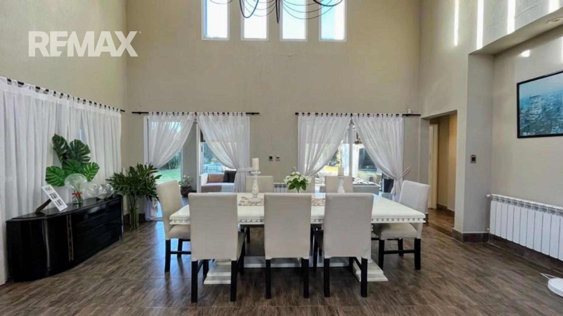 Casa en Venta con 1 cochera