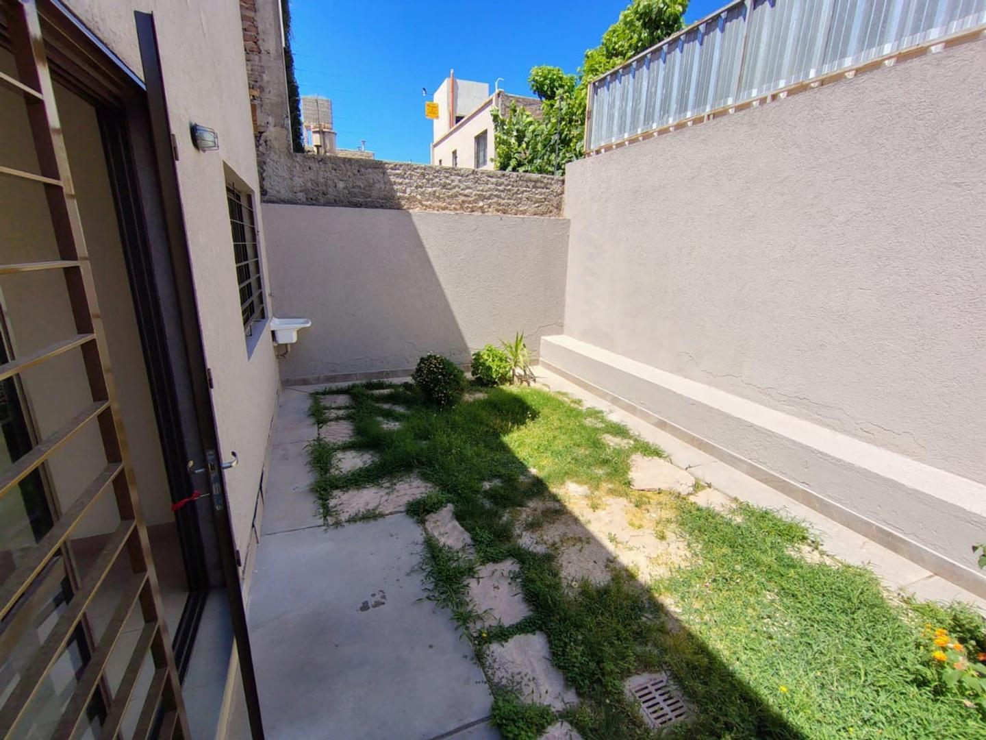 Departamento en Alquiler con 1 cocheras