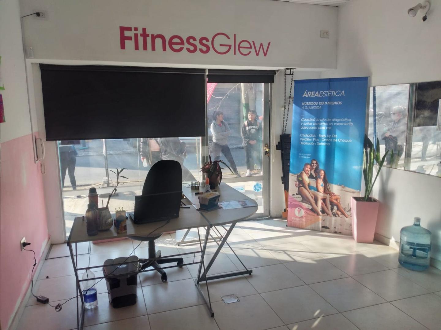 Local con vivienda, a metros de la estación Glew