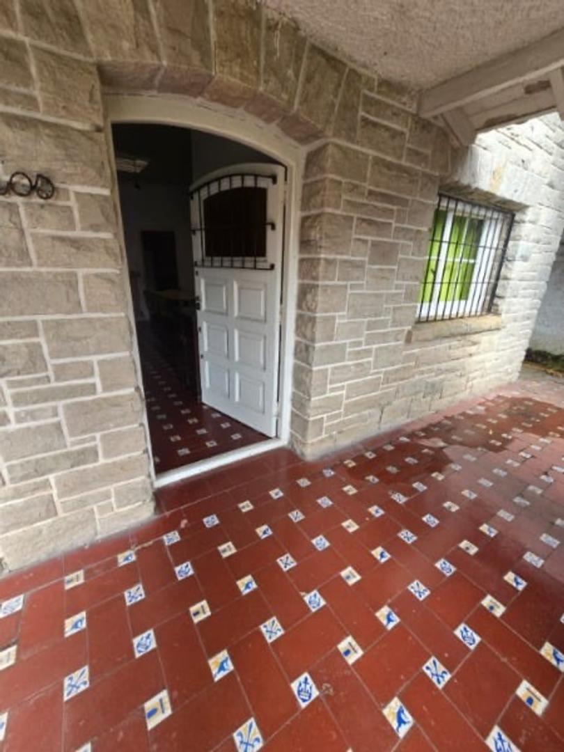 Casa 3 ambientes con 2 baños