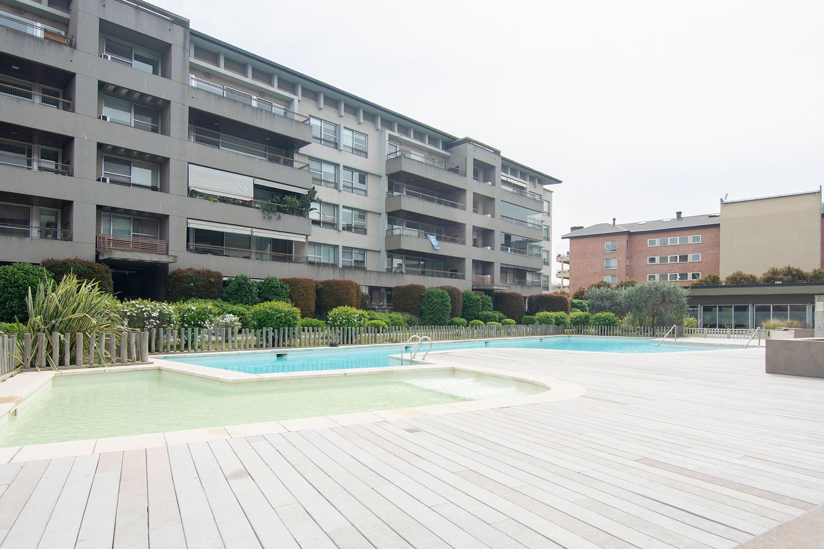 Departamento en Alquiler con 1 cocheras