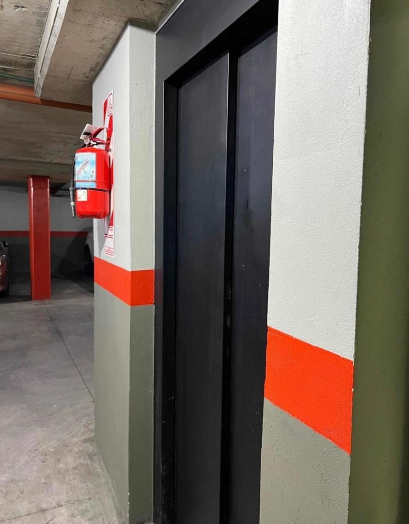 Cochera En Venta En Quilmes