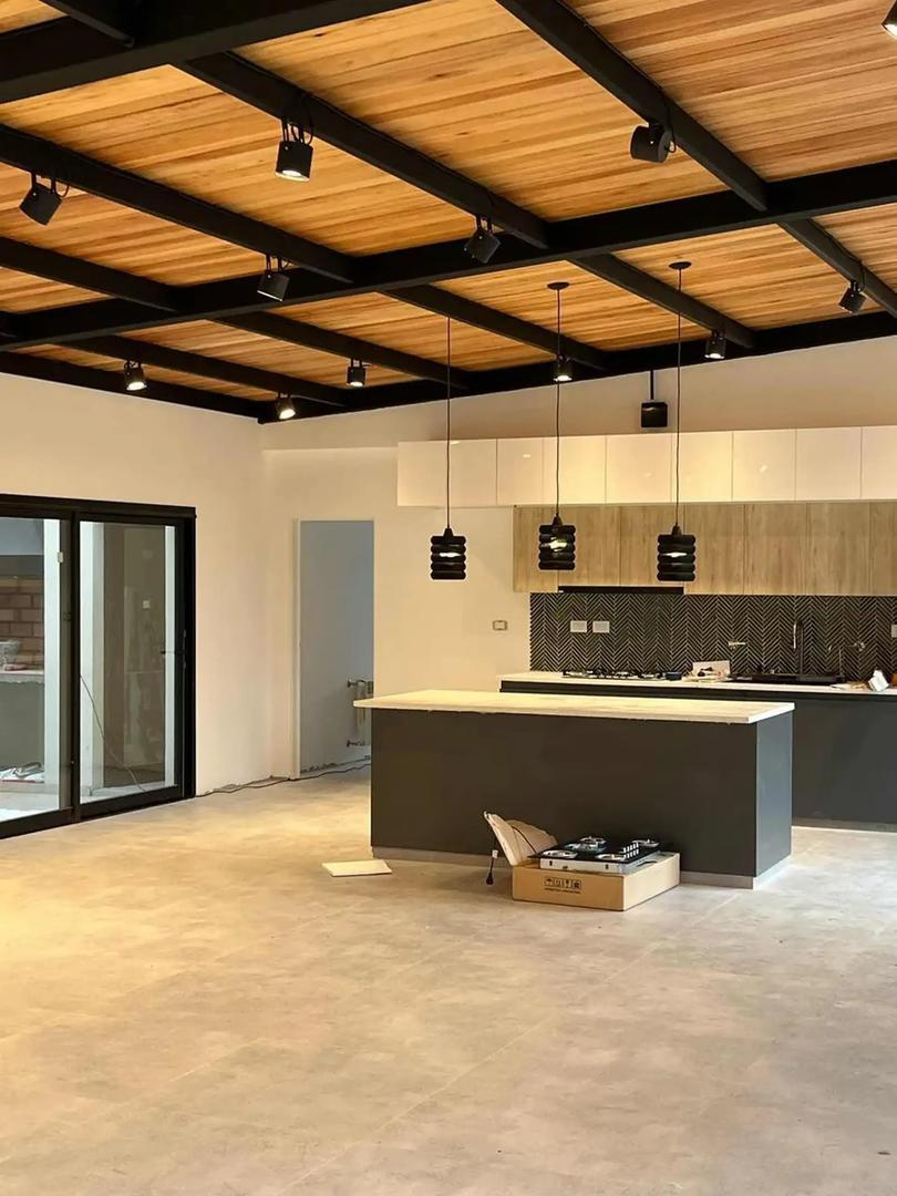 Casa 4 ambientes con 3 baños