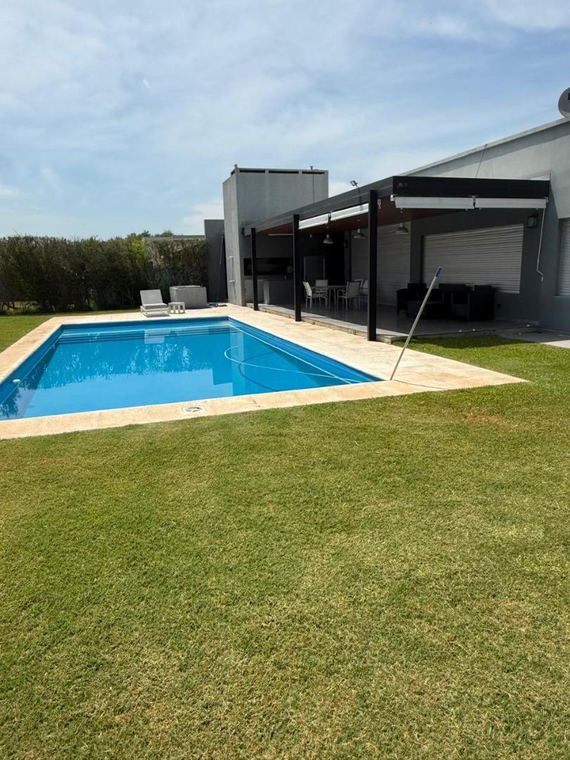 Casa en Venta en Funes City, USD 290.000