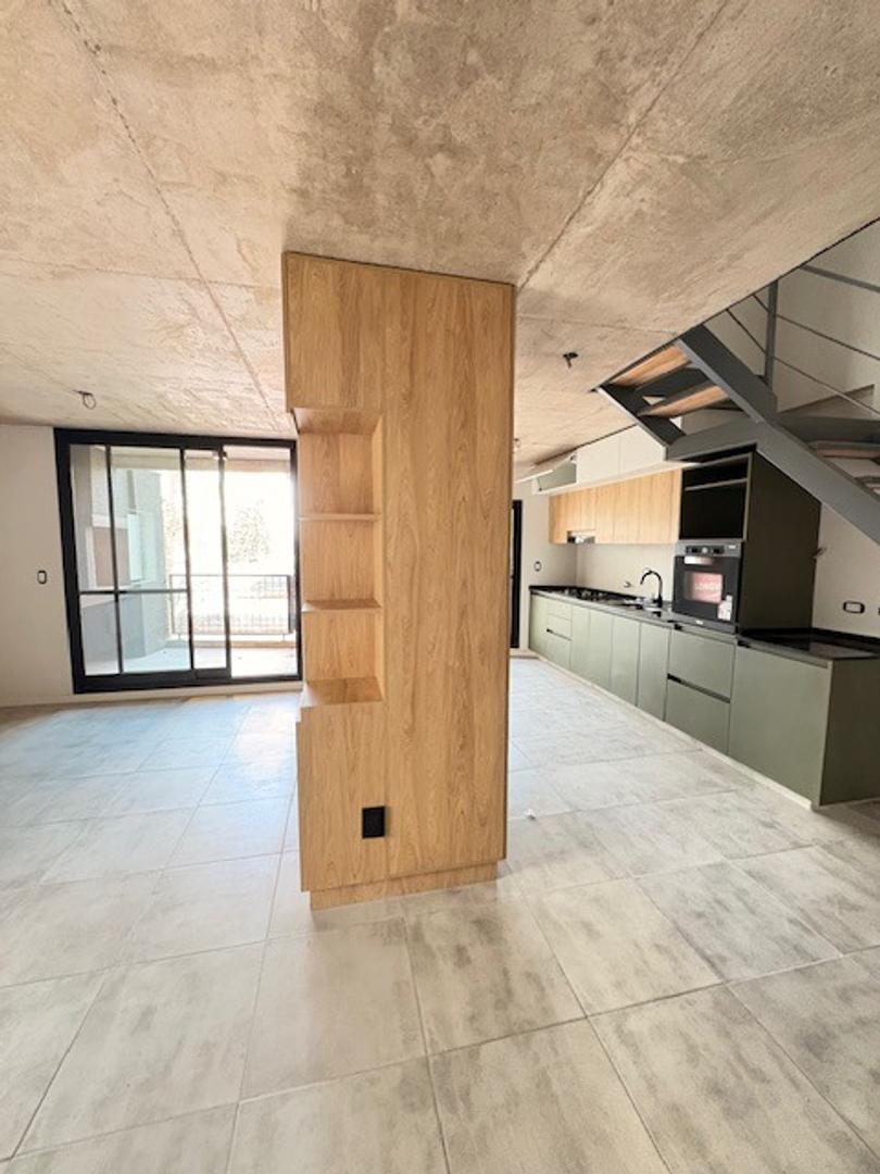 Departamento 2 dormitorios duplex Pichincha 81 bis