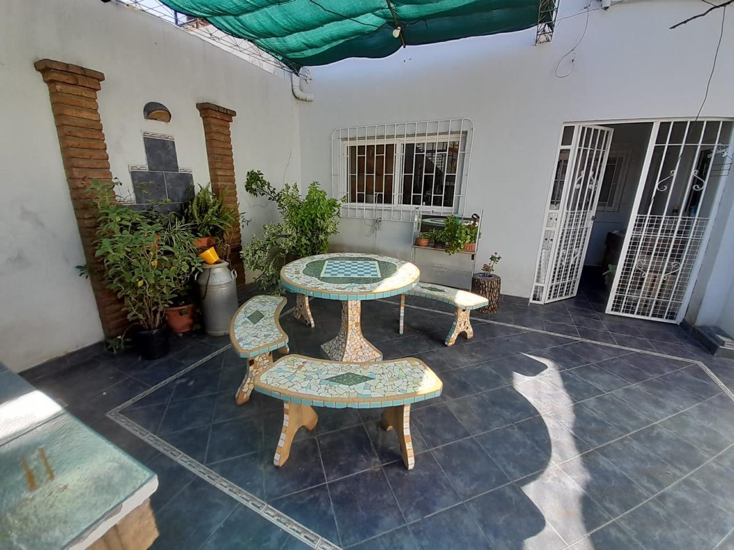 Casa 5 ambientes con 3 baños