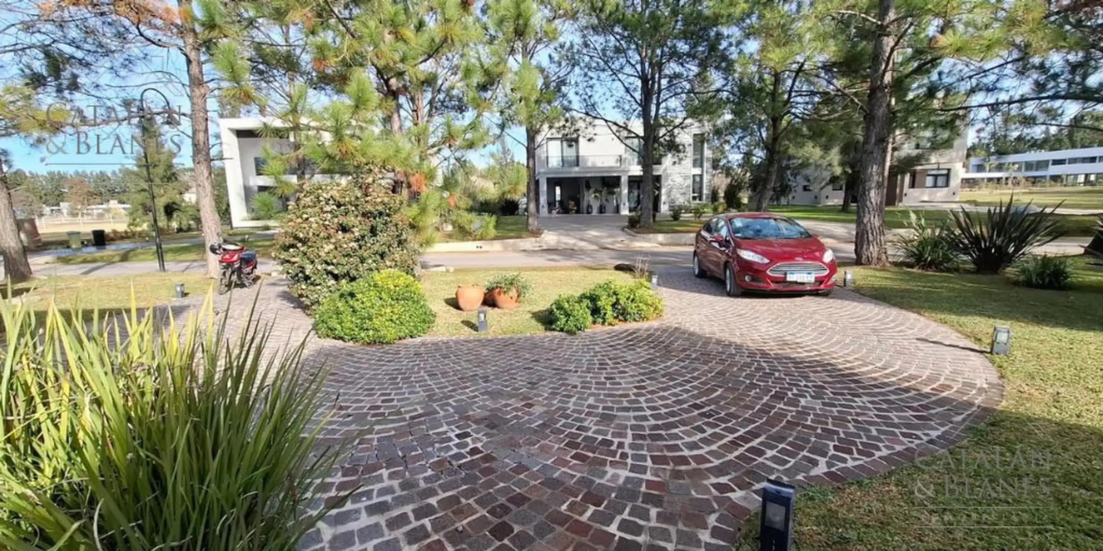 Casa en Venta en Club Miralagos, USD 340.000