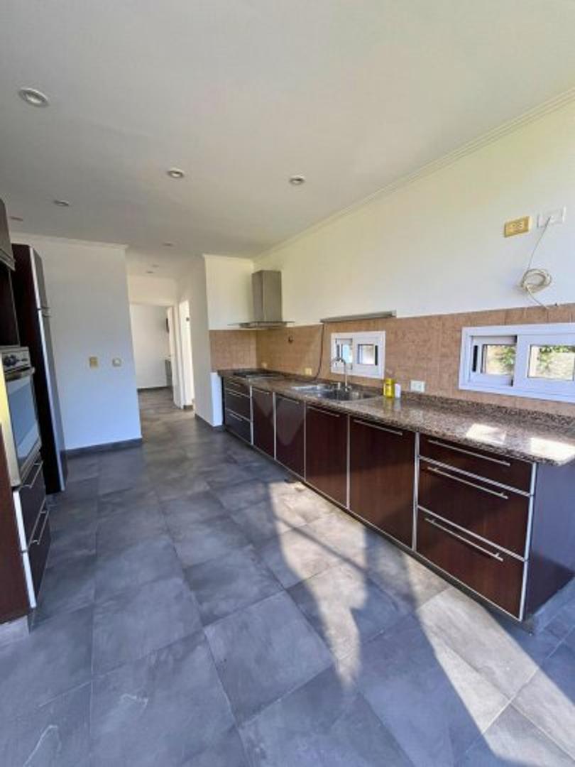 Casa en Venta en Berazategui, USD 360.000