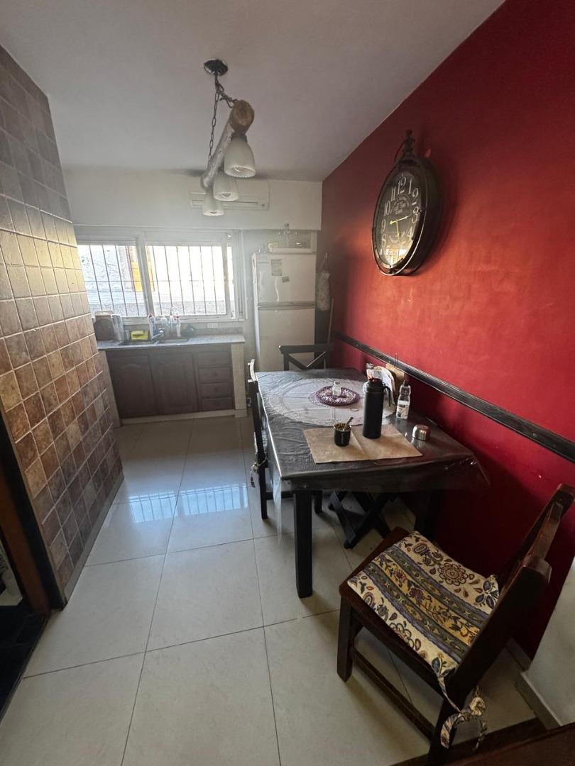 Depto Tipo Casa 3 ambientes con 2 baños