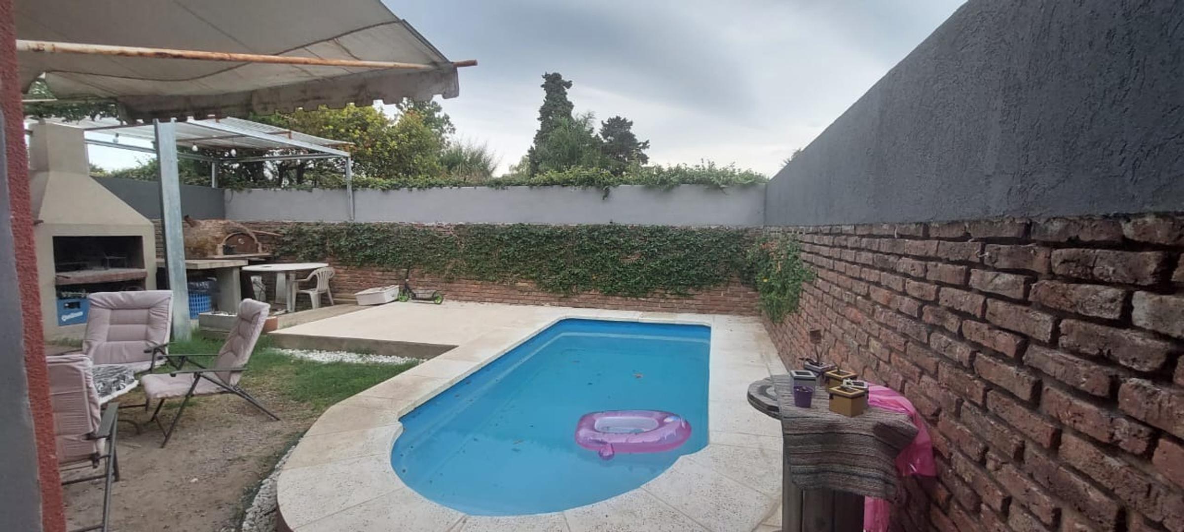 Casa en venta 4 ambientes Don Torcuato