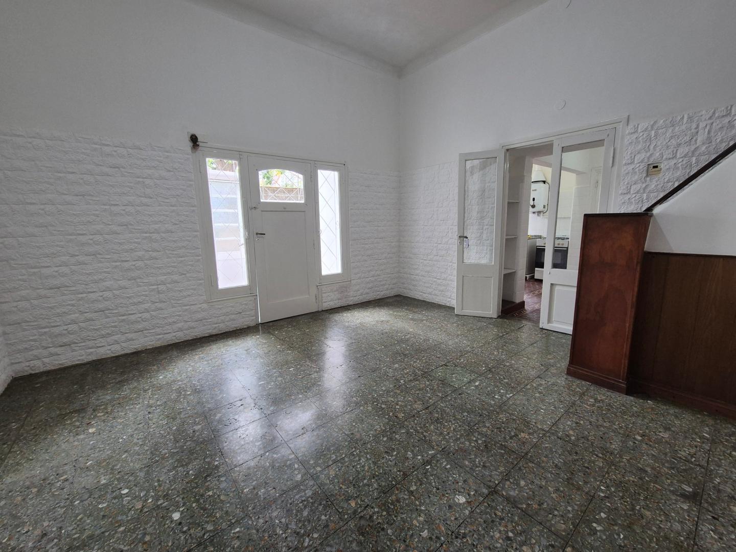 Depto Tipo Casa en Alquiler 50 años