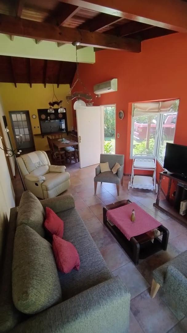 Casa 3 ambientes con 2 baños