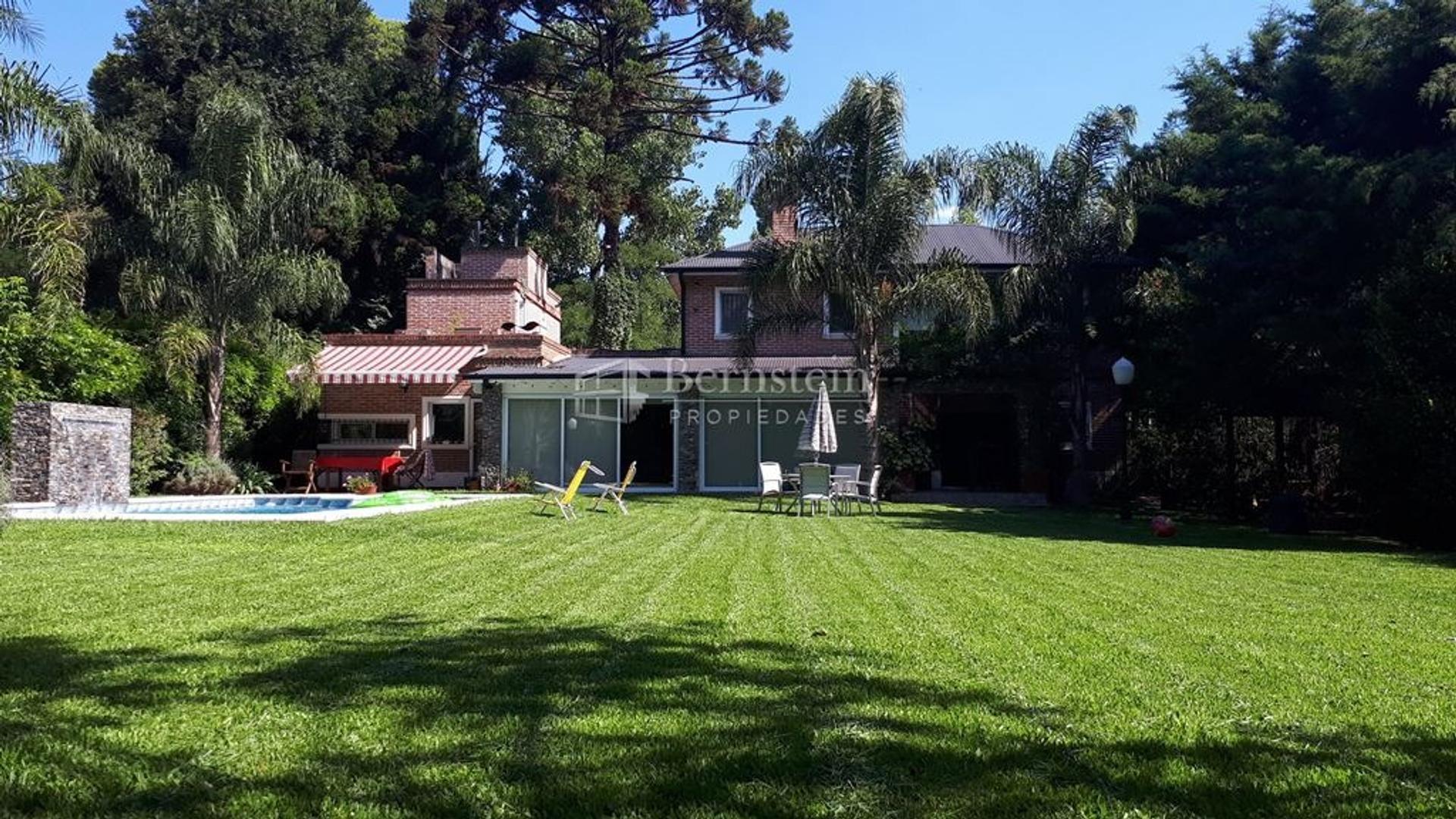 RESIDENCIA EN VENTA :: 6 AMBIENTES :: PARQUE LELOIR :: 1221m